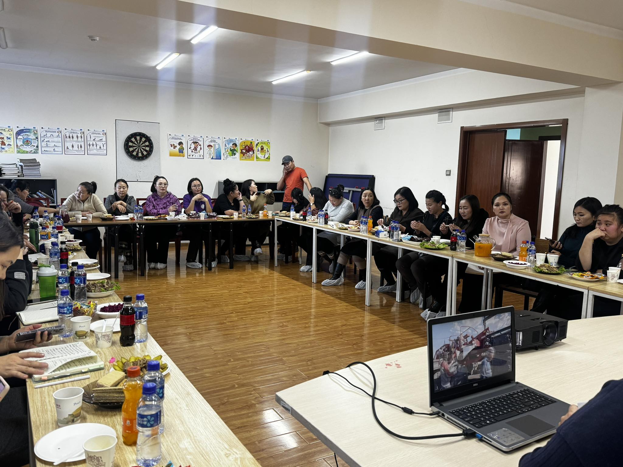 Сургалт зохион байгууллаа.