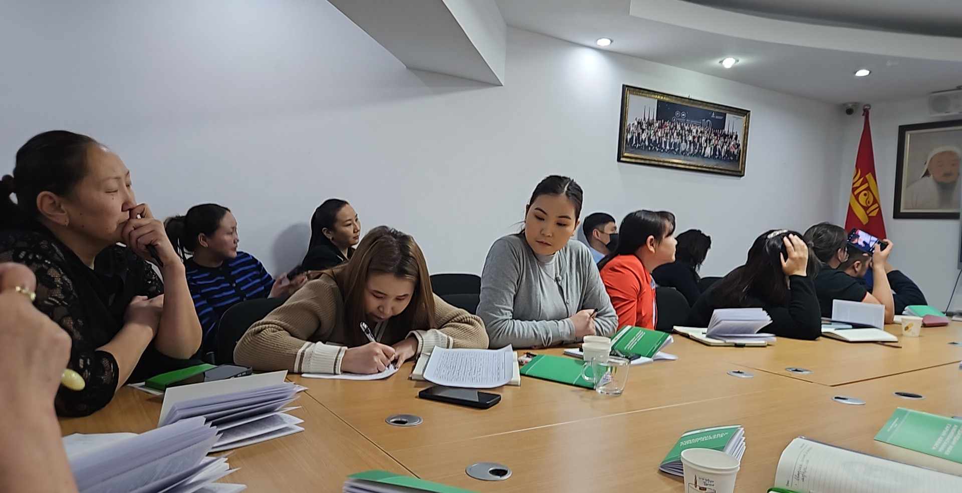 Сургалтад хамрагдлаа.