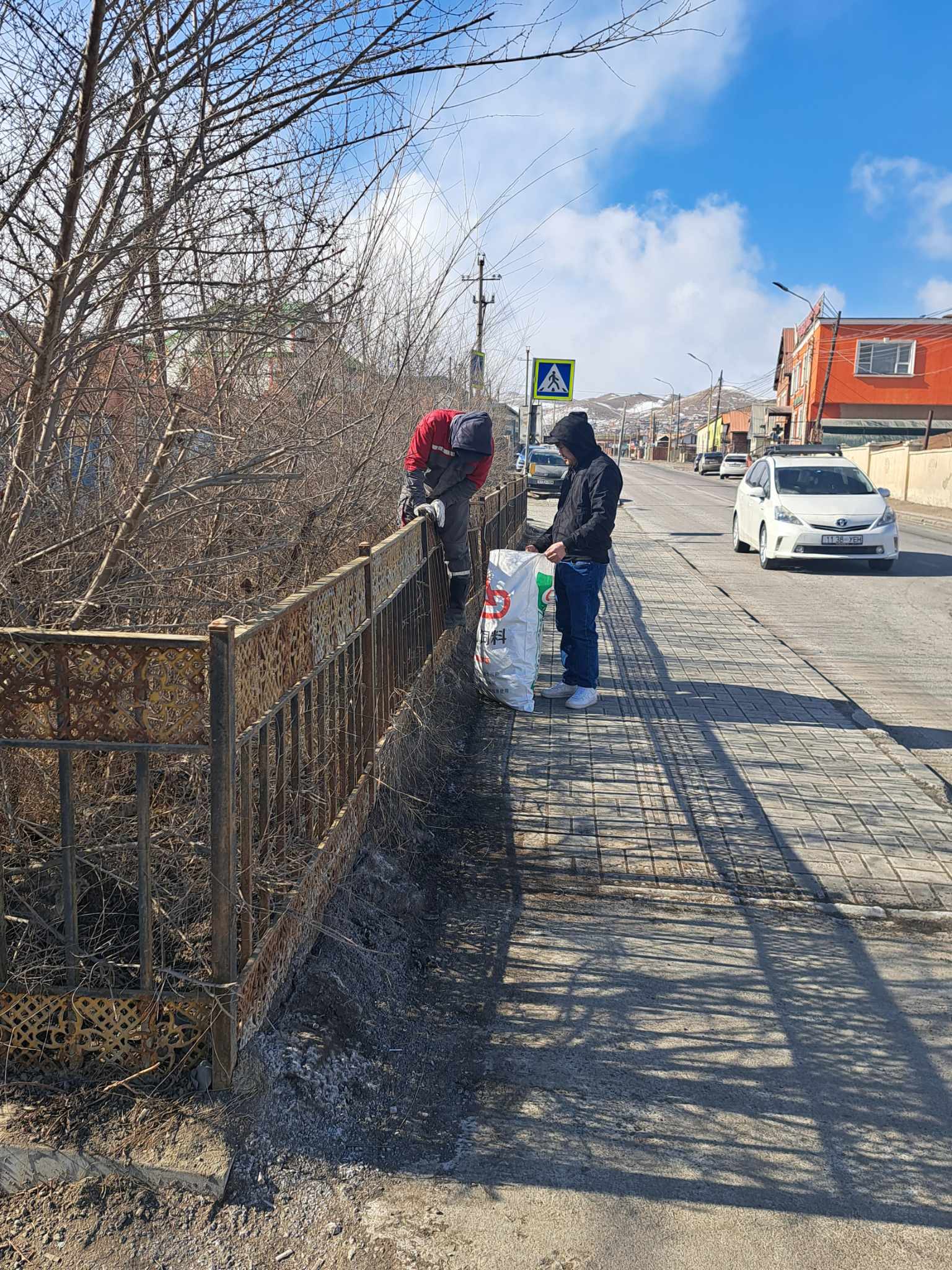 "Их цэвэрлэгээ" хийж ажиллаа.