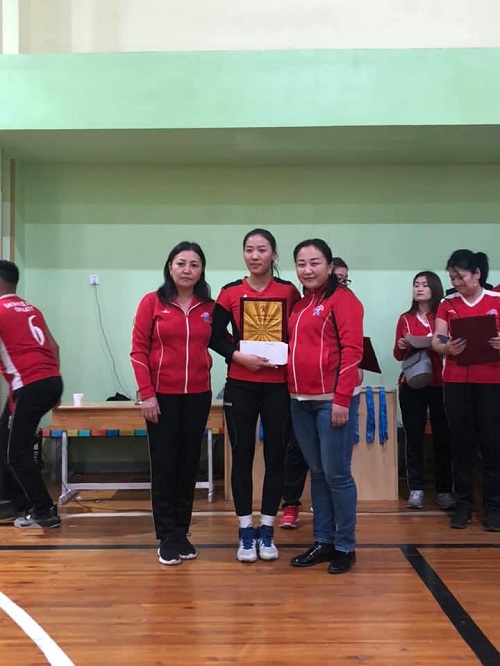 Багачууд Хүнс ОНӨААТҮГ-ын нэрэмжит Гар бөмбөгийн тэмцээн зохион байгуулав.