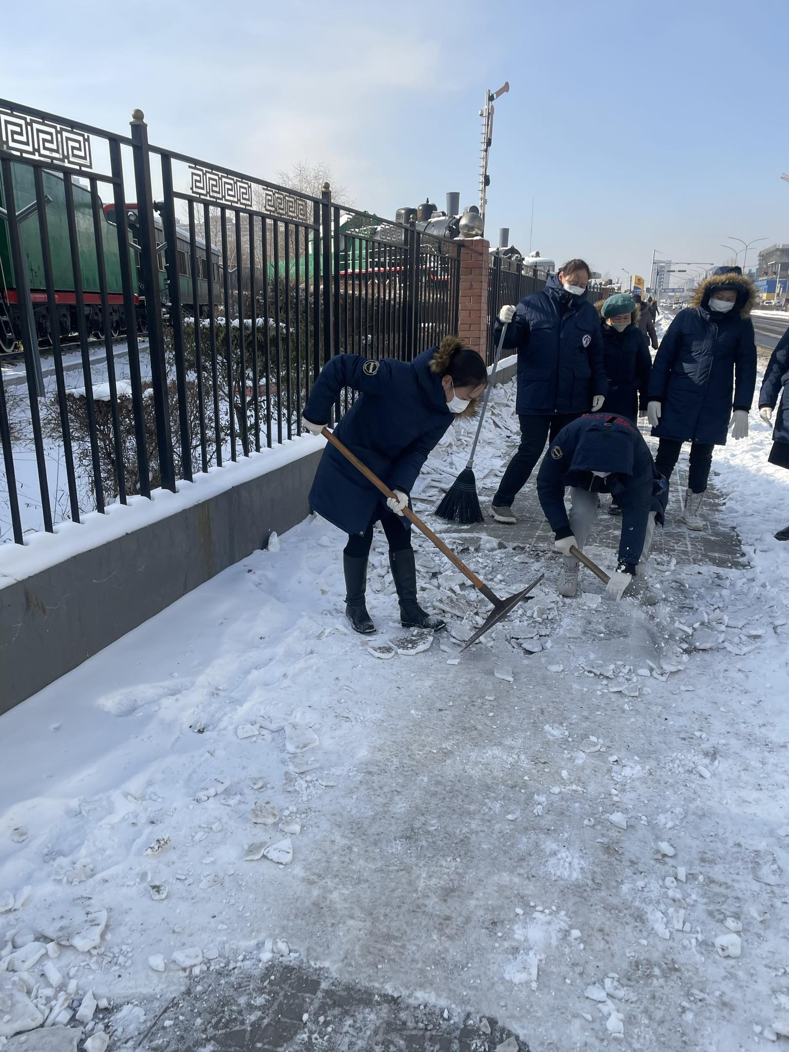 Нийслэлийн харъяа газруудын цэвэрлэх нийтийн эзэмшлийн гудамж талбайн цэвэрлэгээ