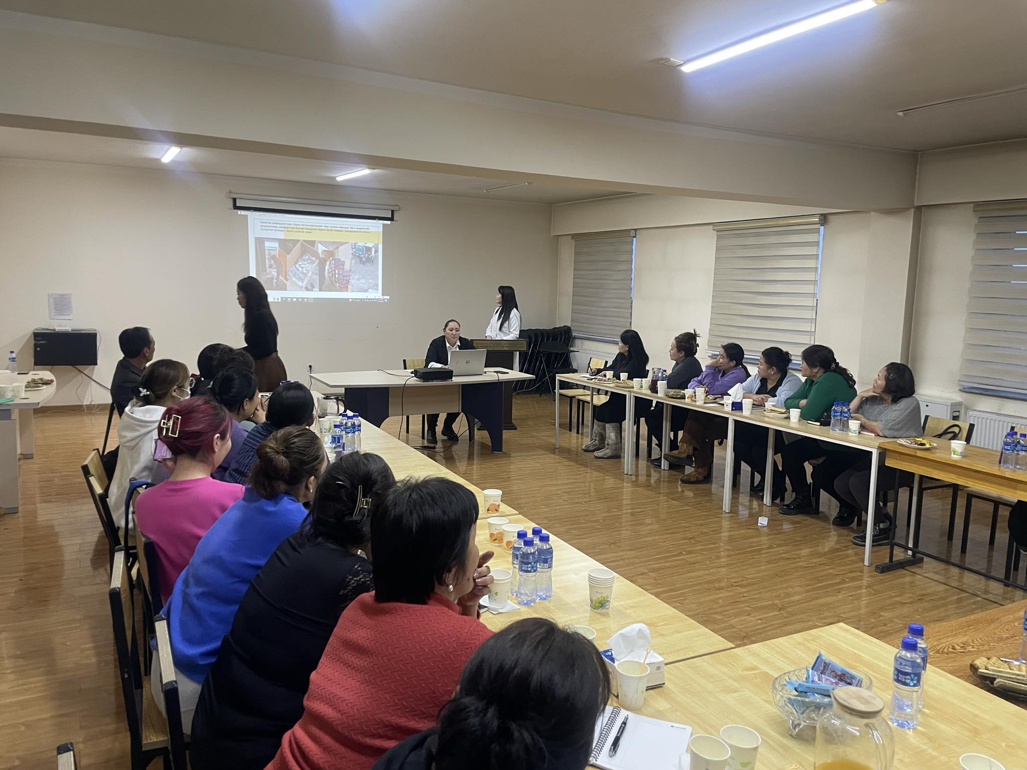 Сургалт зохион байгууллаа.